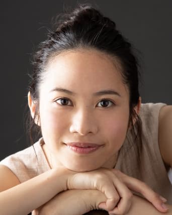 屋比久知奈